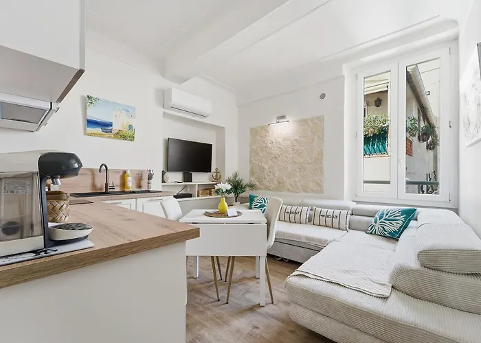 L'azur Antibois - Charme Confort * 昂蒂布